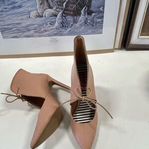 Betsey Johnson.Elegant Tan Women's Heels